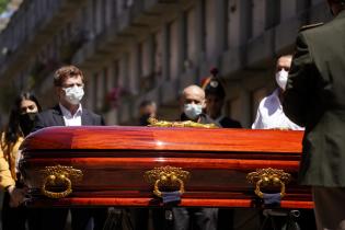 Entierro de Tabaré Vázquez en el cementerio de La Teja.