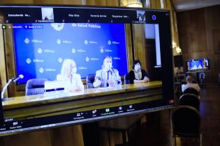 Capacitación a funcionarias y funcionarios para realización de hisopados Capacitación a funcionarias y funcionarios para realización de hisopados