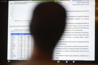 Capacitación a funcionarias y funcionarios para realización de hisopados Capacitación a funcionarias y funcionarios para realización de hisopados