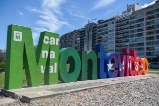 Intervención en Cartel de Montevideo con motivo del Carnaval