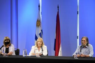 Conferencia de prensa de la Intendenta en el Teatro Solís