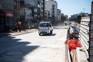 Habilitación lateral al túnel de Avenida Italia senda hacia el centro