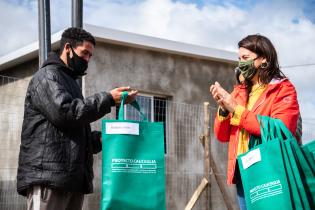 Entrega de viviendas en el barrio Cauceglia