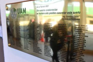 Placa en reconocimiento a trabajadoras y trabajadores de la UAM Placa en reconocimiento a trabajadoras y trabajadores de la UAM