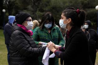 Intendenta Carolina Cosse visita el memorial de los Detenidos Desaparecidos