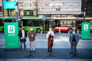 Presentación de nuevos vehículos de transporte colectivo híbridos