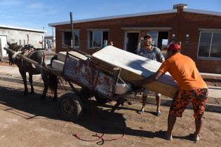 Entrega de viviendas en  barrio Cauceglia