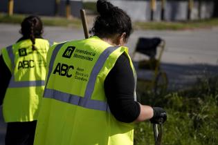 Cuadrilla de barrido en el marco del Programa ABC Oportunidad Trabajo