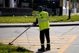 Cuadrilla de barrido en el marco del Programa ABC Oportunidad Trabajo