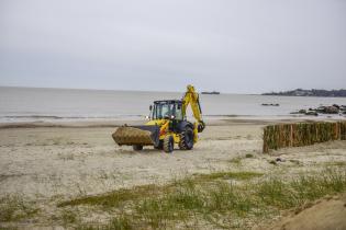 Depósito de arena en cercas captoras de Playa Santa Catalina