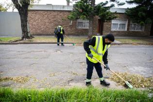 Cuadrilla de barrido en el marco del Programa ABC Oportunidad Trabajo