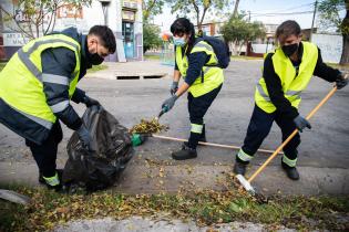 Cuadrilla de barrido en el marco del Programa ABC Oportunidad Trabajo