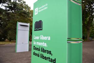 Donación de libros en el Jardín Botánico