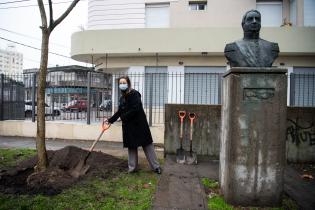 Un ceibo para Gardel en Montevideo