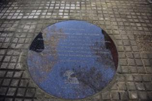Colocación de placa de la Memoria FUCVAM Colocación de placa de la Memoria FUCVAM