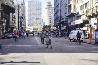 Paseo peatonal en Av. 18 de Julio