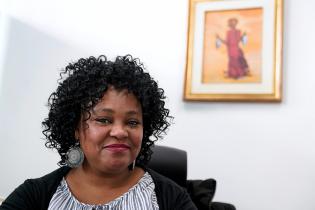 Coordinadora de la Secretaría de Equidad Étnico Racial y Poblaciones Migrantes Elizabeth Suárez 