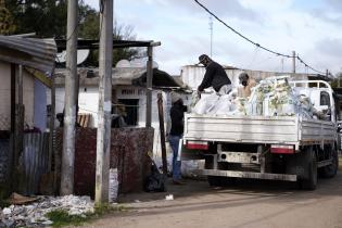 Entrega de materiales de apoyo a merendero Cancha del Rosario en el marco del Plan ABC