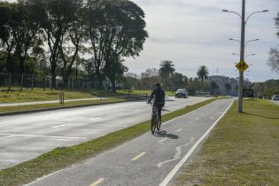 Bicicircuito Montevideo. Bicisenda Mariano Estapé Bicicircuito Montevideo. Bicisenda Mariano Estapé