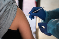 Vacunatorio móvil contra gripe y Covid-19