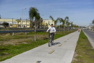 Bicicircuito Montevideo. Bicisenda Av. J. Belloni Bicicircuito Montevideo. Bicisenda Av. J. Belloni