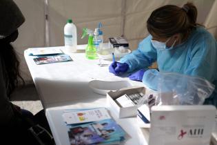 Jornada de test gratuitos de VIH en la explanada de la Intendencia