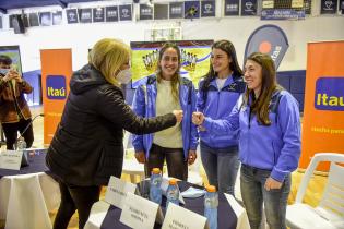 Lanzamiento del Plantel Mayor del Basketball Femenino en Club Malvín 