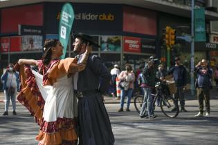  Intervenciones artísticas en Av.18 de julio en el marco de «La cultura va por barrios»