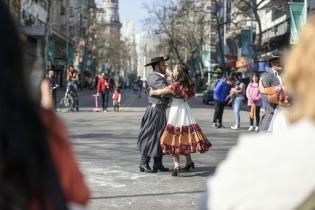  Intervenciones artísticas en Av.18 de julio en el marco de «La cultura va por barrios»