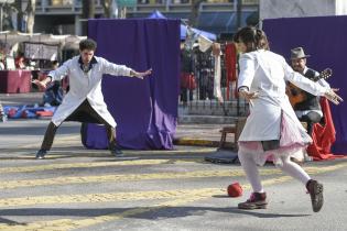 Intervenciones artísticas en Av.18 de julio en el marco de «La cultura va por barrios» Intervenciones artísticas en Av.18 de julio en el marco de «La cultura va por barrios»