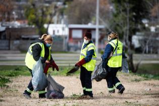 Actividades de limpieza en asentamiento 40 Semanas en el marco del Plan Laboral ABC