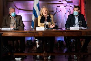 Intendenta Carolina Cosse preside reunión extraordinaria del Comité Departamental de Emergencia de Montevideo Intendenta Carolina Cosse preside reunión extraordinaria del Comité Departamental de Emergencia de Montevideo