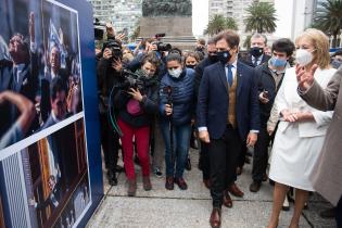 Apertura oficial de la «Expo Democracia» en la Plaza Independencia