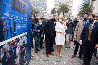 Apertura oficial de la «Expo Democracia» en la Plaza Independencia