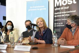   Lanzamiento del Festival Internacional de Cine del Vino " MOST - Vino al Sur " en el Museo de la Uva y El Vino