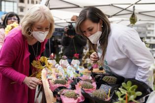 Inauguración de la Feria de la Primavera en la explanada de la Intendencia de Montevideo