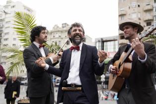 Inauguración de la Feria de la Primavera en la explanada de la Intendencia de Montevideo