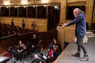 Ensayo general de Euforia de los derrotados en el Teatro Solís, 1 de octubre de 2021 Ensayo general de Euforia de los derrotados en el Teatro Solís, 1 de octubre de 2021