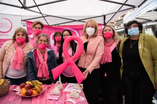 Actividad « Tejiendo Sororidad » en el marco del Día Mundial contra el Cáncer de Mama Actividad « Tejiendo Sororidad » en el marco del Día Mundial contra el Cáncer de Mama