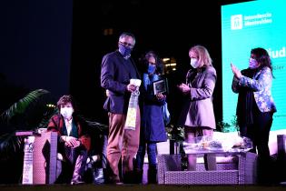 Declaración de Ciudadana Ilustre a Cecilia Fernández en Plaza Las Pioneras Declaración de Ciudadana Ilustre a Cecilia Fernández en Plaza Las Pioneras
