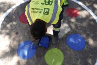 Pintada de sellos ABC en el Mercado Agrícola de Montevideo