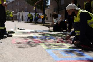 Pintada de sellos ABC en el Mercado Agrícola de Montevideo