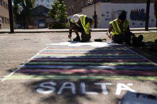 Pintada de sellos ABC en el Mercado Agrícola de Montevideo