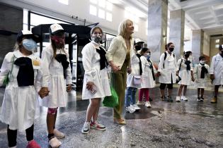 Visita de niñas y niños de escuela del departamento de Treinta y Tres a Montevideo