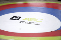 Pintada de sellos ABC en la Plaza de Deportes n°10