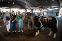 Entrega de motocarros y adopción de caballos