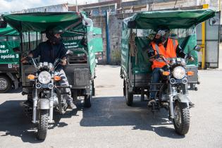 Entrega de motocarros y adopción de caballos