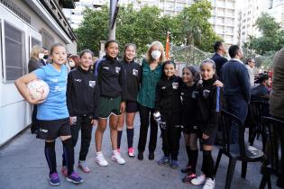 Partido de las estrellas en la explanada de la Intendencia de Montevideo