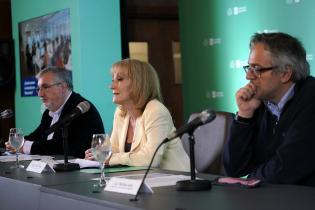 Firma de convenio entre la Intendencia de Montevideo, UDELAR y la AHRU Firma de convenio entre la Intendencia de Montevideo, UDELAR y la AHRU