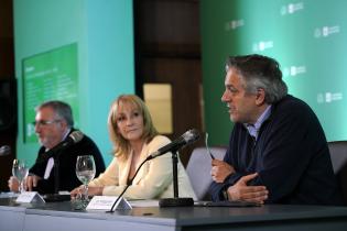 Firma de convenio entre la Intendencia de Montevideo, UDELAR y la AHRU Firma de convenio entre la Intendencia de Montevideo, UDELAR y la AHRU